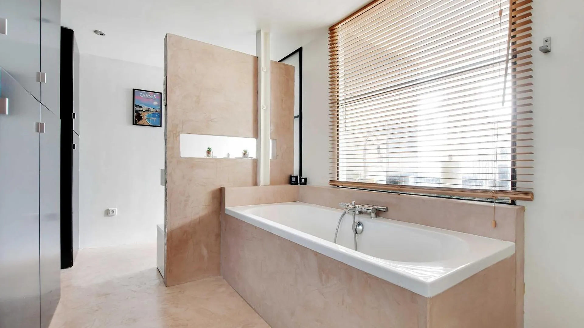 Somptuous Terrace-2br-6pcenter Of *