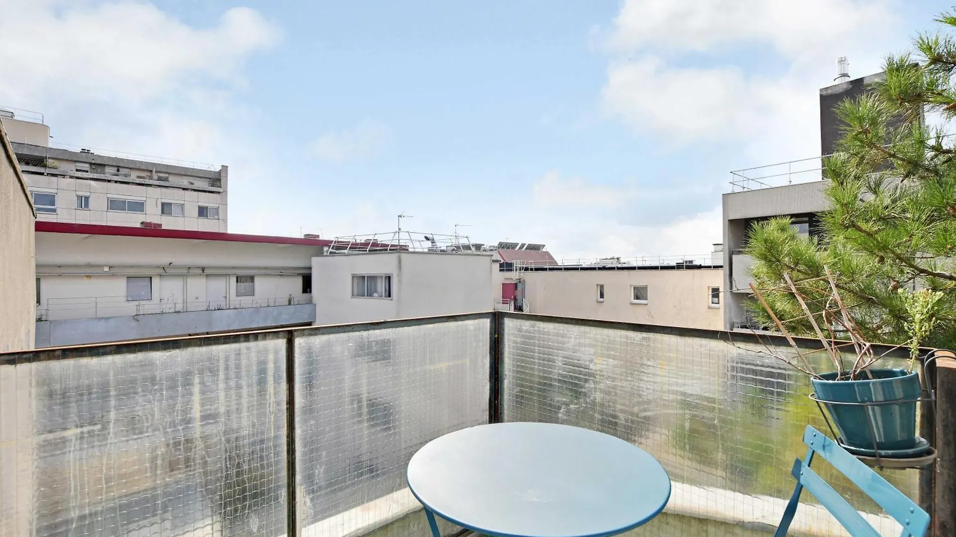 Somptuous Terrace-2br-6pcenter Of